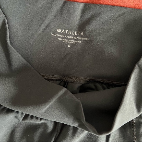 Salutation Jogger - Picture 3 of 4